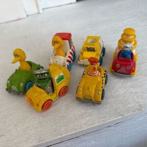 Hasbro & Playskool Muppets
Sesame Street 6 Diecast Vintage
Cars